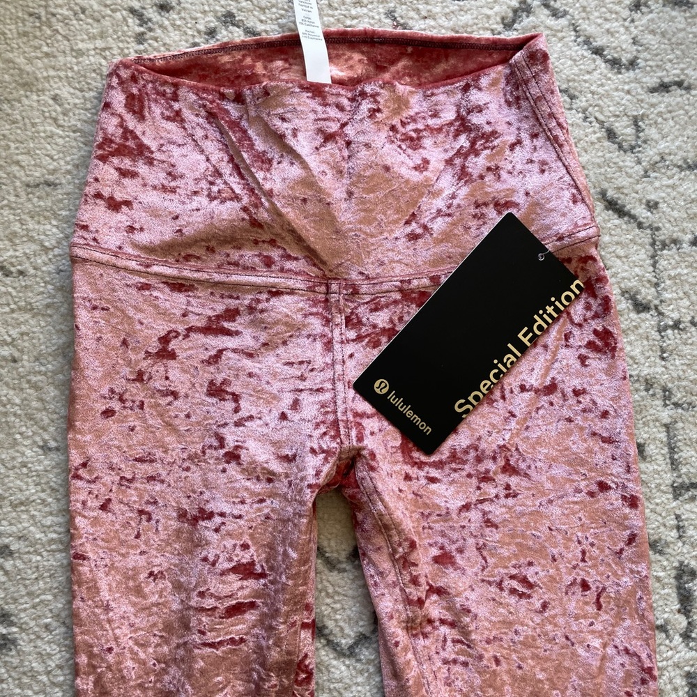 Wunder Lounge Tight 28" *Velvet Soft Cranberry - Picture 6 of 14
